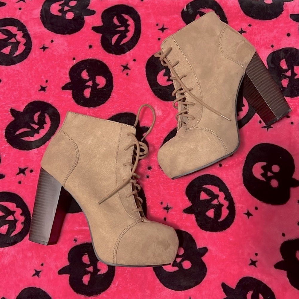 Stylish Tan Lace-Up Ankle Boots